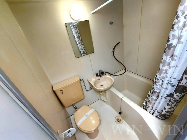 ユトリロサニーの浴室