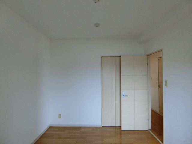 スカイマンションFの洋室