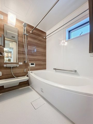 【浴室】 | 下井草4丁目戸建 | ★浴室乾燥機付きで雨の日のお洗濯も安心です★