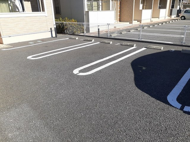 ベッラ・ヴィスタⅢAの駐車場