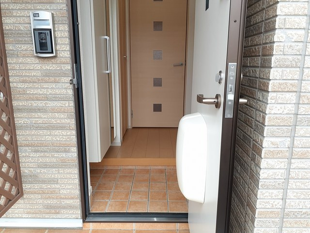ベッラ・ヴィスタⅢAの玄関