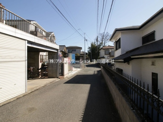 【前面道路含む現地写真】