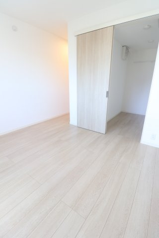 サンテラス大倉山の洋室