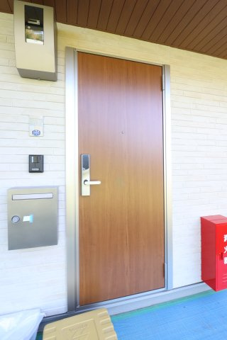 サンテラス大倉山の玄関