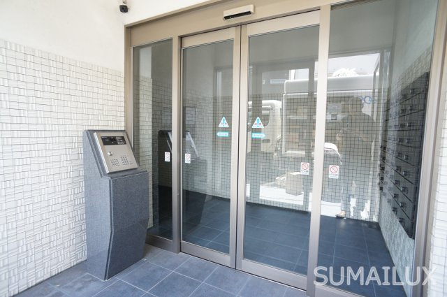 熊本市中央区新町２丁目の賃貸マンションのエントランス