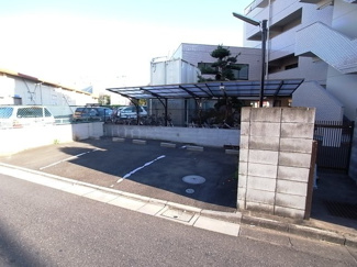 【駐車場】