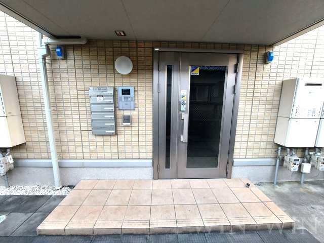 リヴェール B棟のエントランス