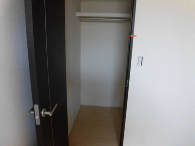 【収納】 | フジパレス下新庄ＥＡＳＴ | 広々としたウォークインクローゼットなので収納面も安心ですね