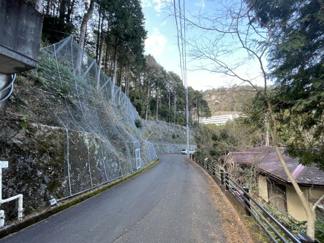 エンゼルフォレスト熱海自然郷⑧の前面道路含む現地写真
