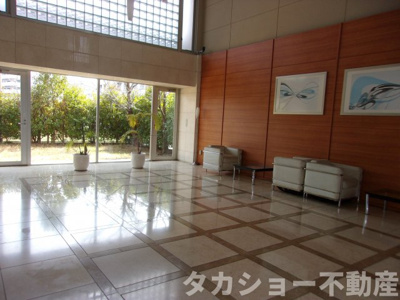 【エントランス】 | レクシオ千葉マリンゲート | ゆとりのあるエントランスです