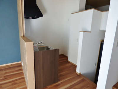 【キッチン】 | グランコムメゾン上野中 | 　※掲載画像は同タイプの別室内画像のためイメージとしてご参照ください。