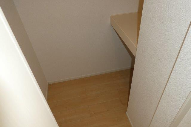 ル　レーヴBの収納|廊下収納