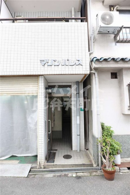 【エントランス】 | マリンパレス | 清潔なエントランスです