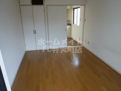 【寝室】 | マリンパレス | 使い勝手のいい寝室です