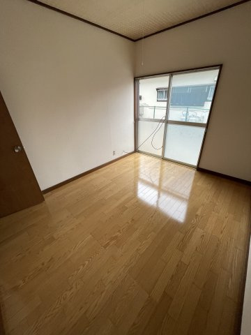川奈　売アパートの洋室|1階