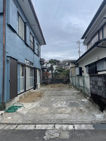 川奈　売アパートの駐車場|駐車スペースもあります2台分
