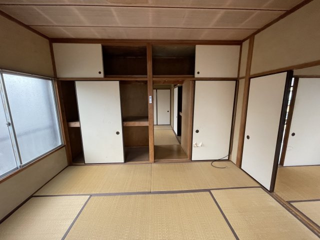 川奈　売アパートの和室|2階