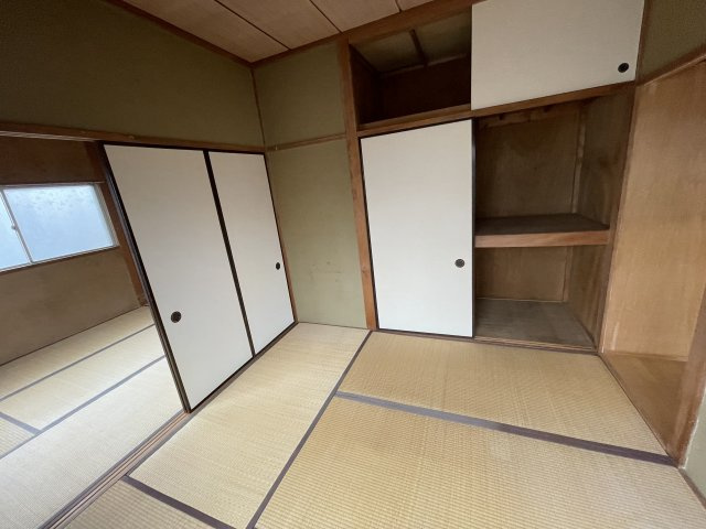 川奈　売アパートの和室|2階