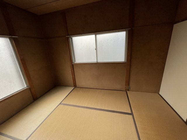 川奈　売アパートの和室|2階
