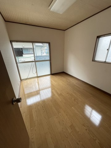 川奈　売アパートの洋室|1階