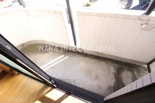 グランデュールアサノのバルコニー