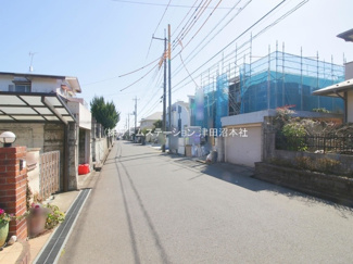 【前面道路含む現地写真】
