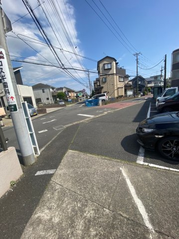 ピアリーさつきの駐車場