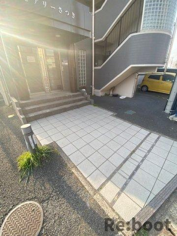 ピアリーさつきのエントランス