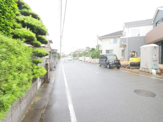 【前面道路含む現地写真】