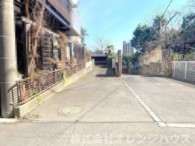 【前面道路含む現地写真】 | 厚木市恩名二丁目　売地　建築条件なし