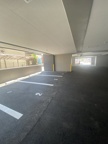 AZUR（アジュール）日吉町の駐車場