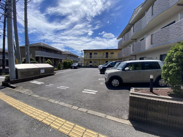 パークヒル春日の駐車場