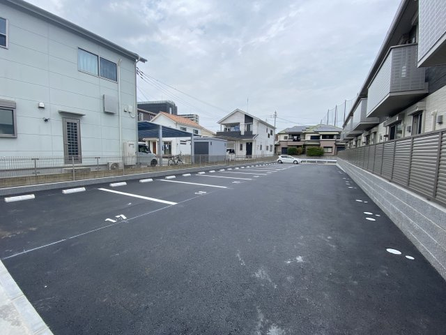 メゾンポルテ・ボヌール尾上の駐車場