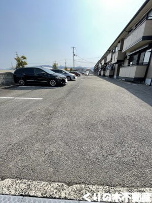 【駐車場】 | メゾンフォンティーヌ A棟 | 駐車スペースもあります