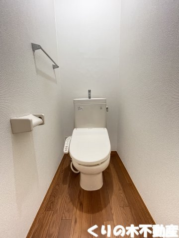 【トイレ】 | メゾンフォンティーヌ A棟 | 落ち着いたトイレです