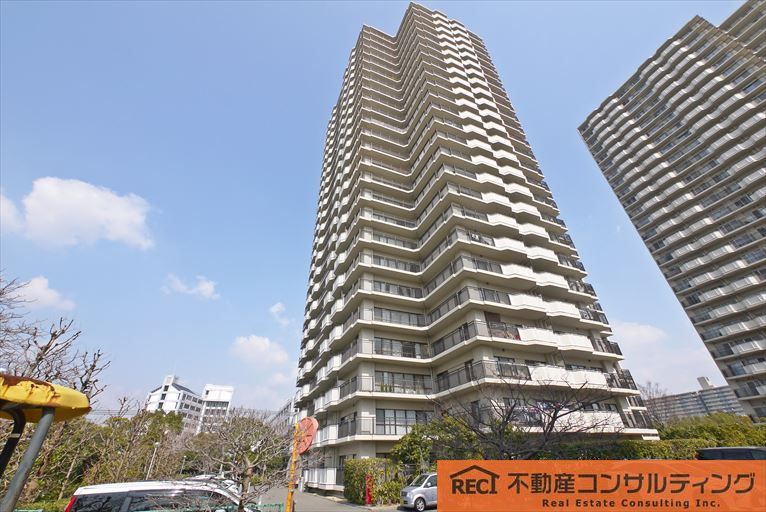 ポートピアプラザB棟の外観