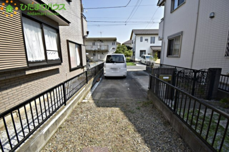 北区吉野町1丁目　中古一戸建ての駐車場