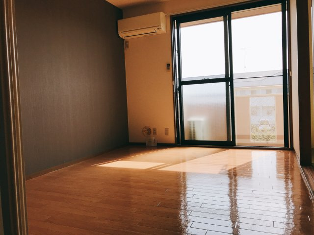 グレイスシャルムの子供部屋|南側洋室