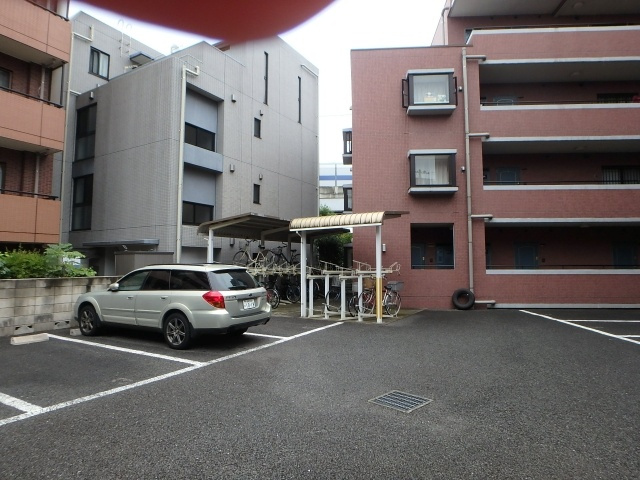 アビタシオン元住Ⅰの駐車場