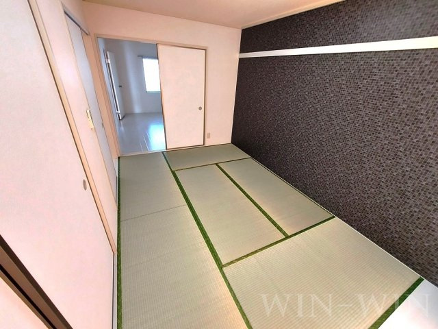 エバーグリーン三ツ相 C棟の収納