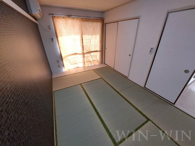 エバーグリーン三ツ相 C棟の収納