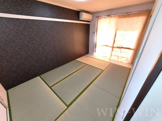 エバーグリーン三ツ相 C棟の和室