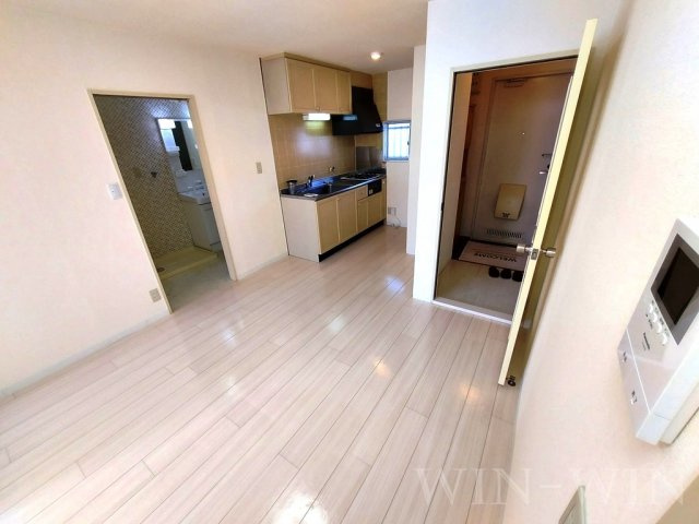 エバーグリーン三ツ相 C棟の居間・リビング