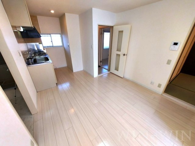 エバーグリーン三ツ相 C棟のキッチン