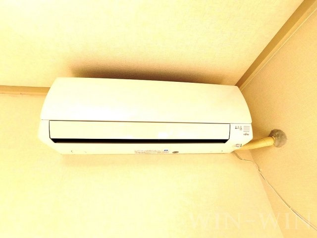 エバーグリーン三ツ相 C棟の居間・リビング