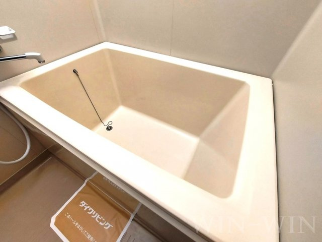 エバーグリーン三ツ相 C棟の浴室