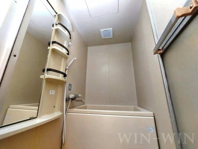 エバーグリーン三ツ相 C棟の浴室