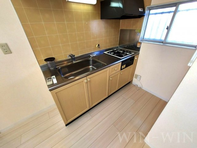 エバーグリーン三ツ相 C棟のキッチン
