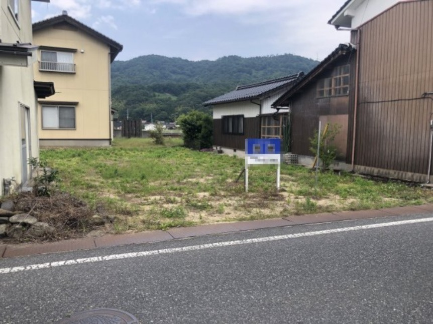八頭町郡家土地の外観