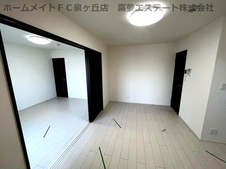 フジパレス泉大津Ⅱ番館の居間・リビング